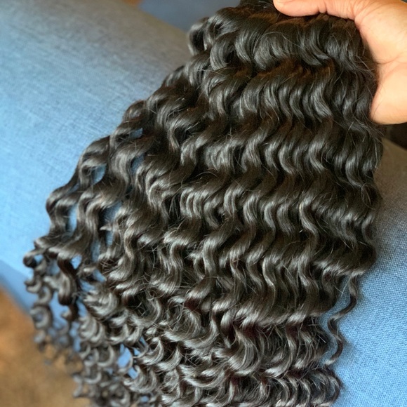 High quality hair: Curly - Picture 3 of 3